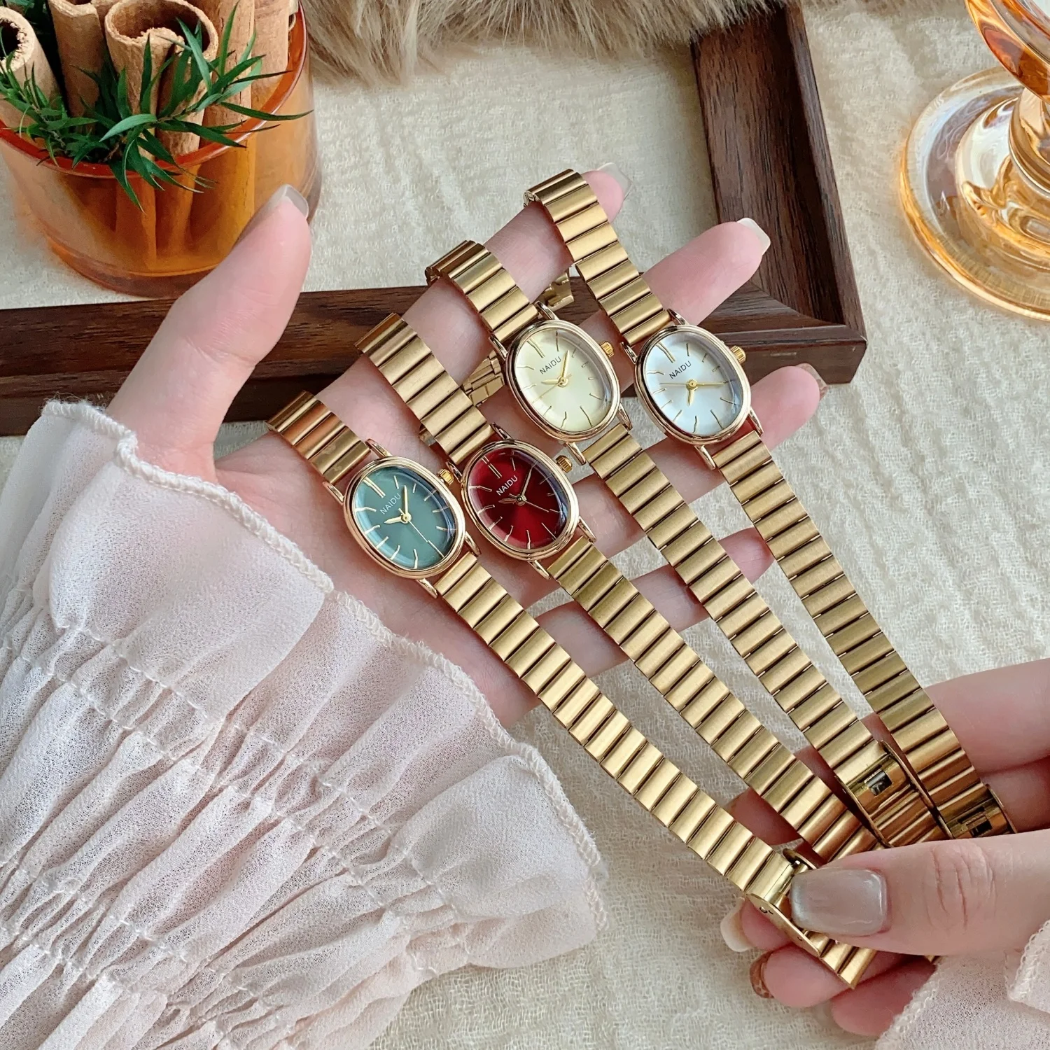 

Оригинальные женские часы с маленьким овальным циферблатом, золотым стальным ремешком, винтажные часы для женщин, кварцевые наручные часы, роскошные подарки на день рождения