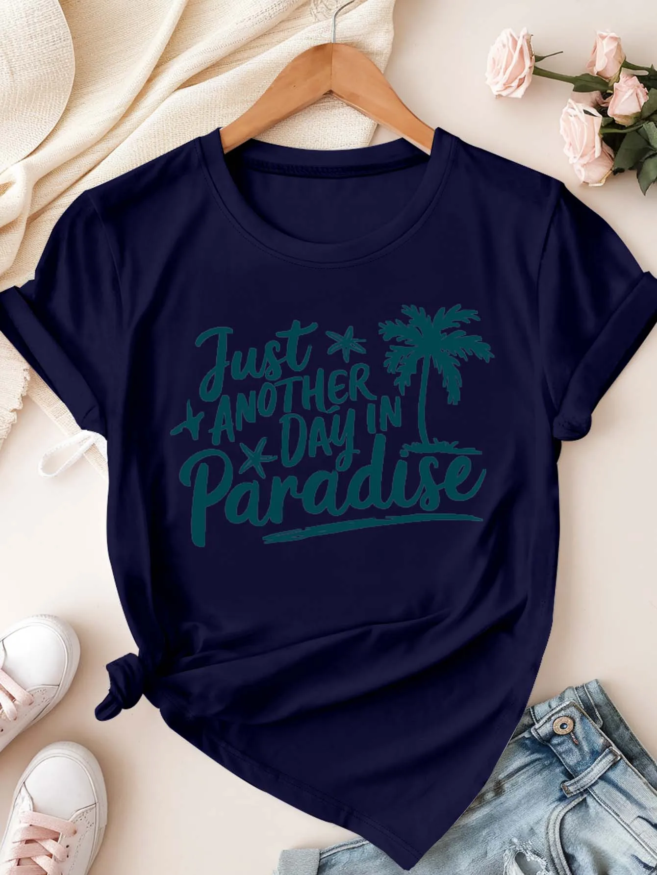 تي شيرت برسومات استوائية Just Another Day In Paradise مقاس كبير لباحث الأناقة المريحة