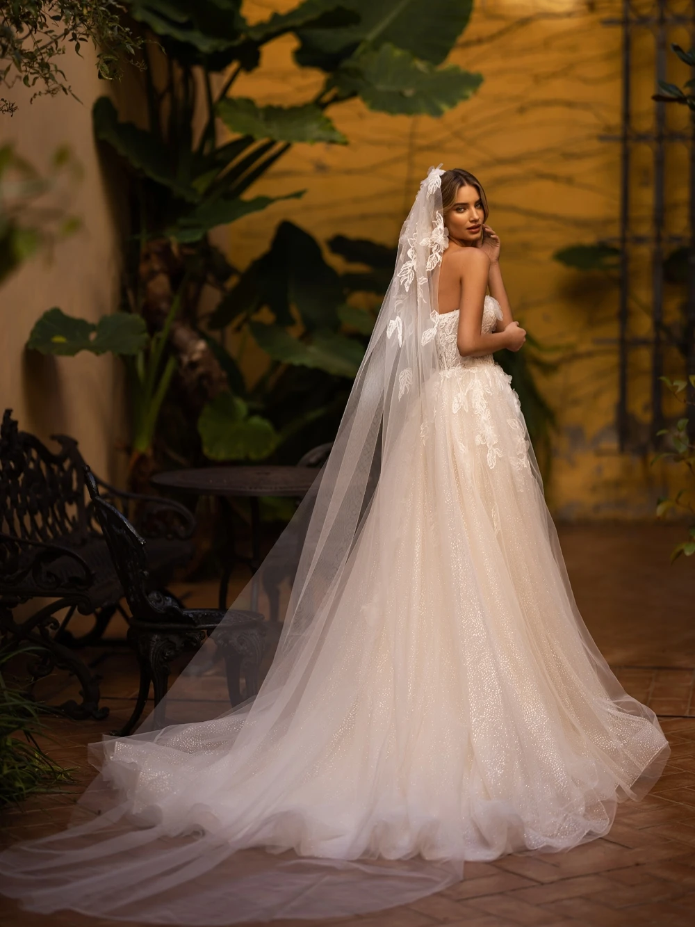 Vestido De novia romántico con escote corazón, apliques De encaje clásicos, bata De novia brillante, vestido De novia largo De corte en A, bata De boda