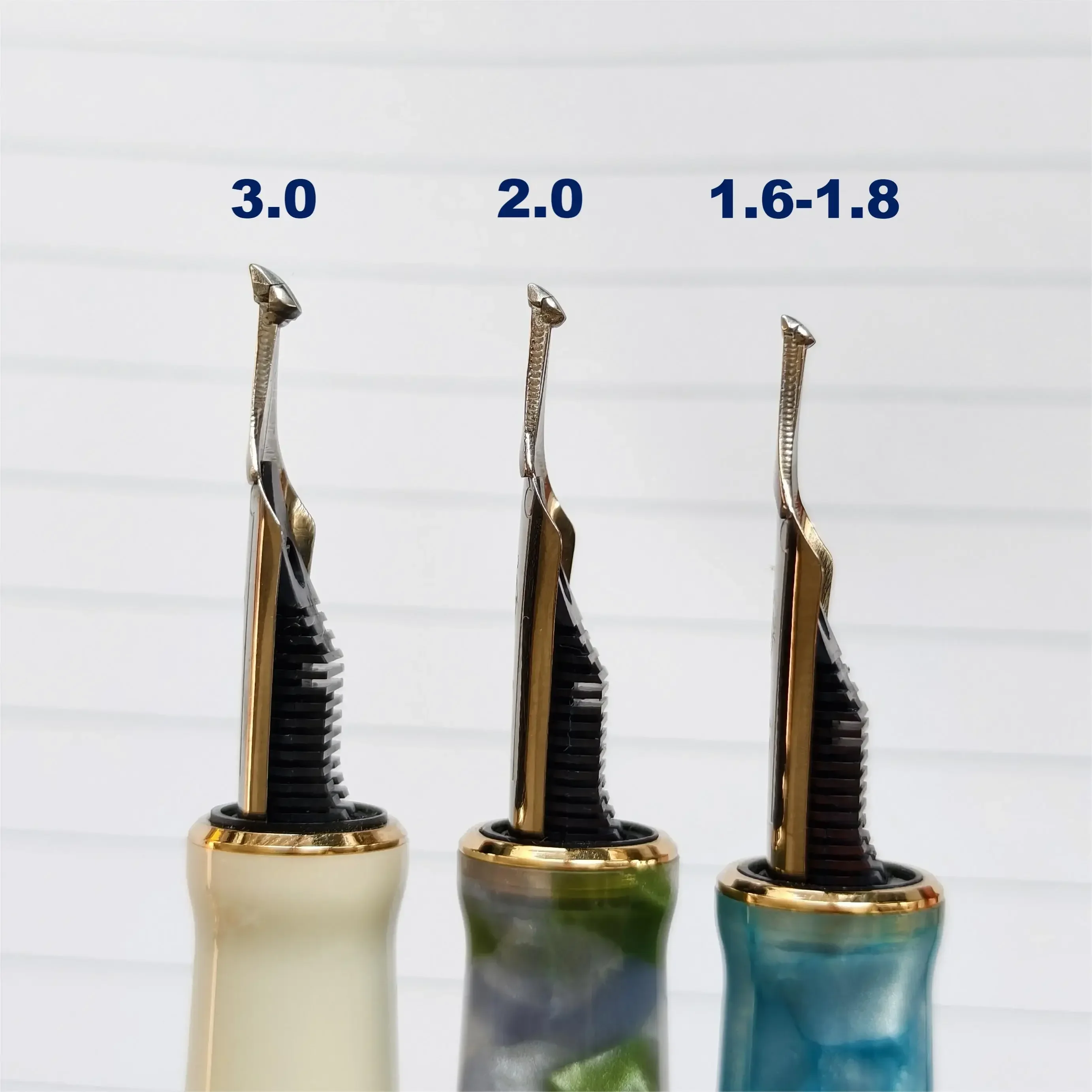 

Smooth Rounded Polished Thick Fountain Pen School Practice Tip 1.6MM 2.0MM 30.MM Nib Double-layer Long Blade Tip Two-color