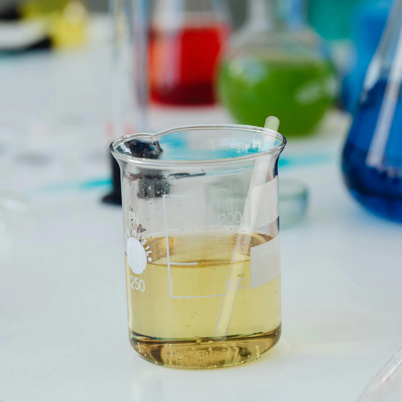 

Beauty Mixing Stick Compact Mini Electric Facial Blender Device Liquid Foundation Mixer Portable Skin Care Tool Beauty