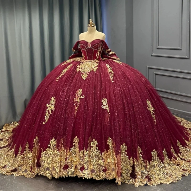 

Red Shiny Quinceanera Dresses Ball Gown Off Shoulder Gold Applique Beading Crystal Bow Tull Birthday Payty Sweet 16 Dress Vestid