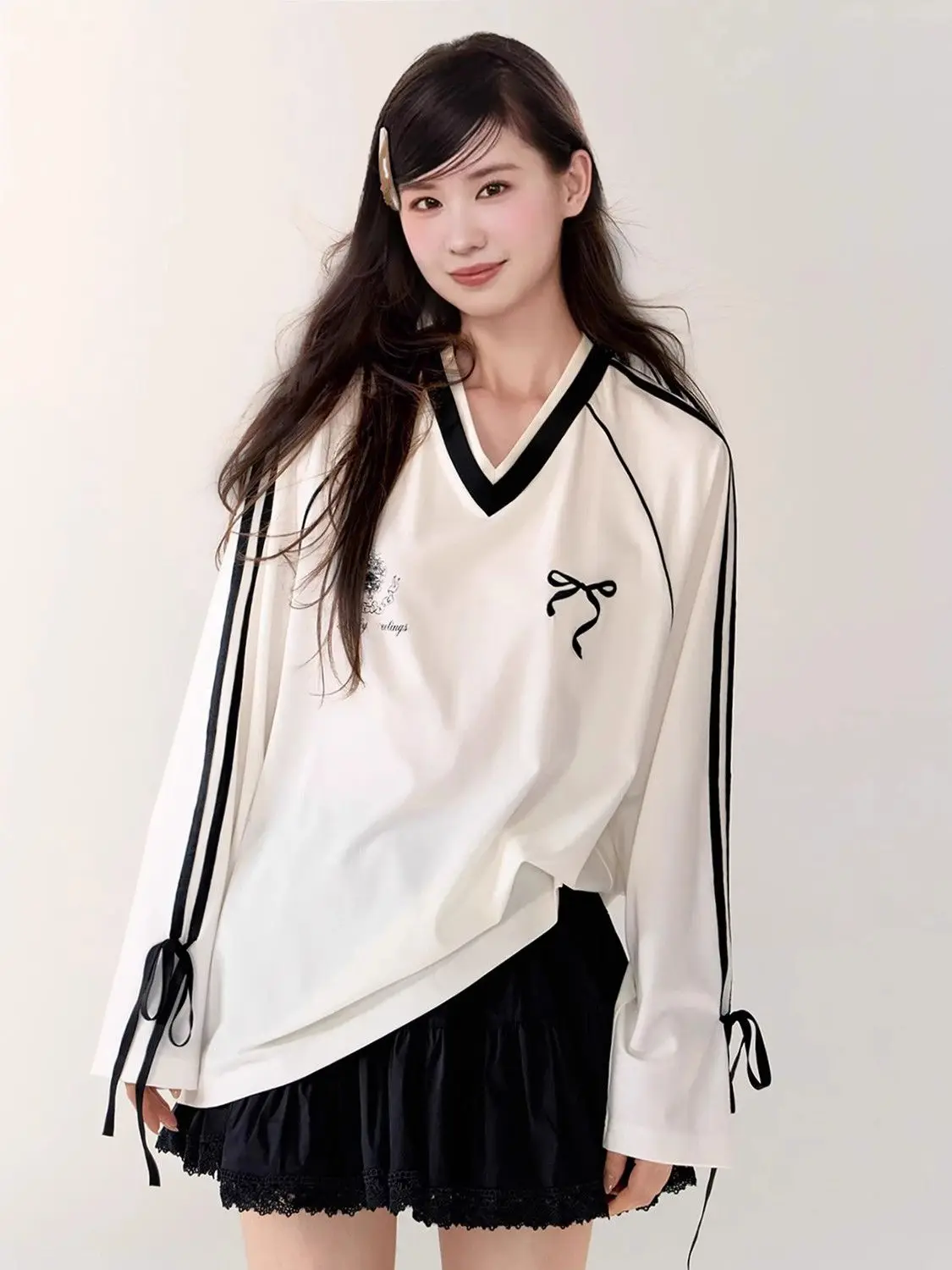 

American Vintage White V-neck Bow Long-sleeved T-shirt for Women Autumn Stripe Sweatshirt Shoulder Straight Casual Y2k Top