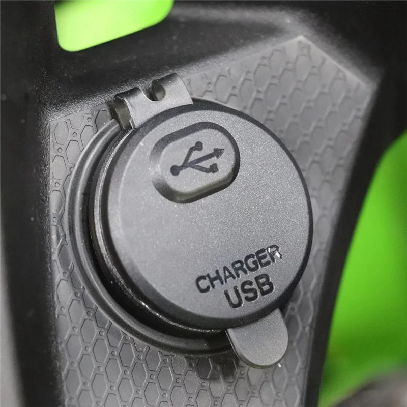 A30P-Motorcycle USB Charger With Voltage Display USB+Type-C Port Socket For Kawasaki Ninja 400 650 Versys 650 Accessories