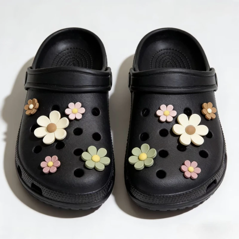 New Best Selling Hole Shoes Charms Ready To Put on White Daisy Sunflower Combination Suit Shoe Buckle Girlish Shoes Accessories