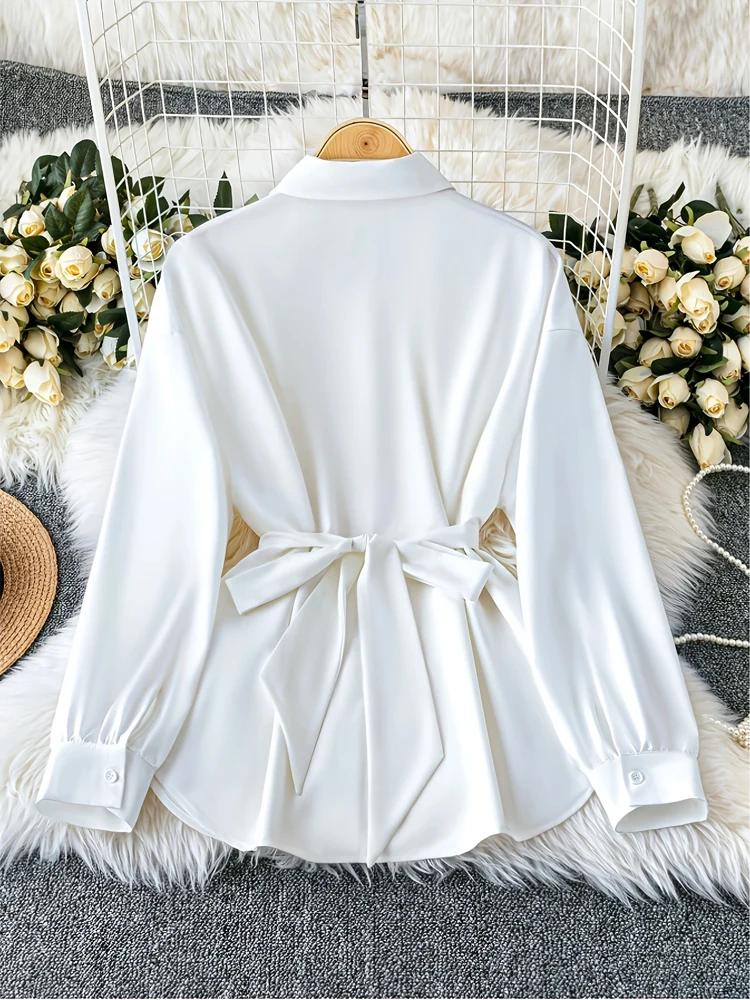 Plus-Size French-Style Fitted Shirt: White Shirt with Adjustable Waistband, Elegant Long Sleeves, Perfect for the Fall Workplace image 3