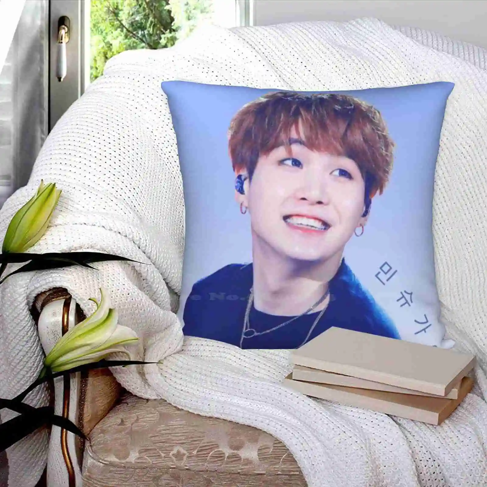 يبتسم "Min Suga" الأزرق والأبيض طباعة أريكة المنزل سيارة الخصر رمي المخدة Suga Rapmonster Rm Namjoon Yoongi Agustd Agust D #6