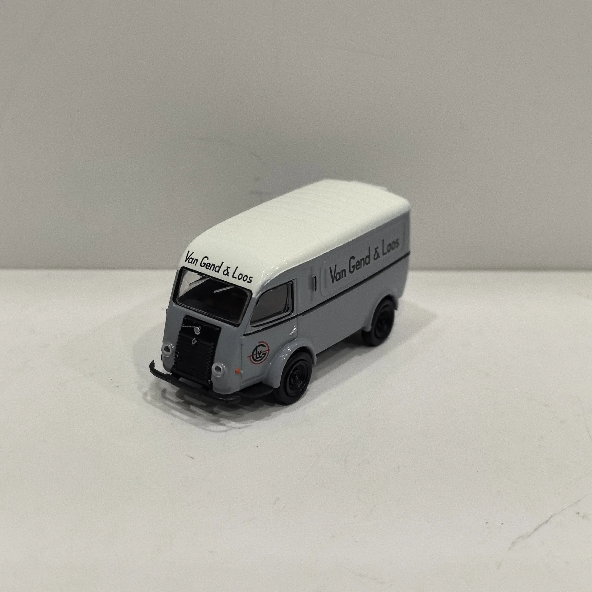 

Литой под давлением BREKINA масштаб 1/87 HO RENAULT 1000 кг VAN Renault Van пластиковый материал модель автомобиля Коллекционная игрушка в подарок сувенирный дисплей