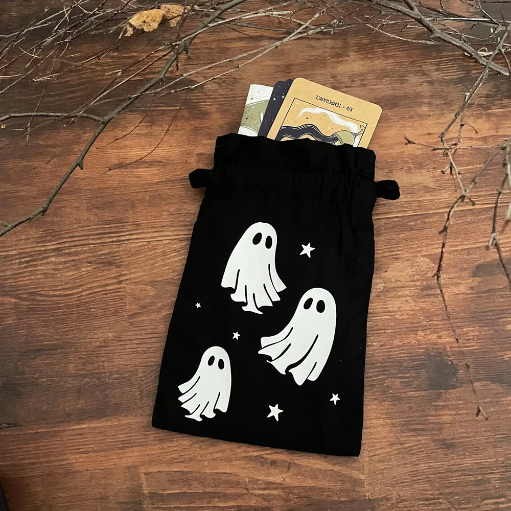 

5Pcs 5.1*7.1inch Halloween Ghost Flannel Drawstring Bag Jewelry Bag for Tarot Cards Cute and Funny Ghost Fall Halloween Decor