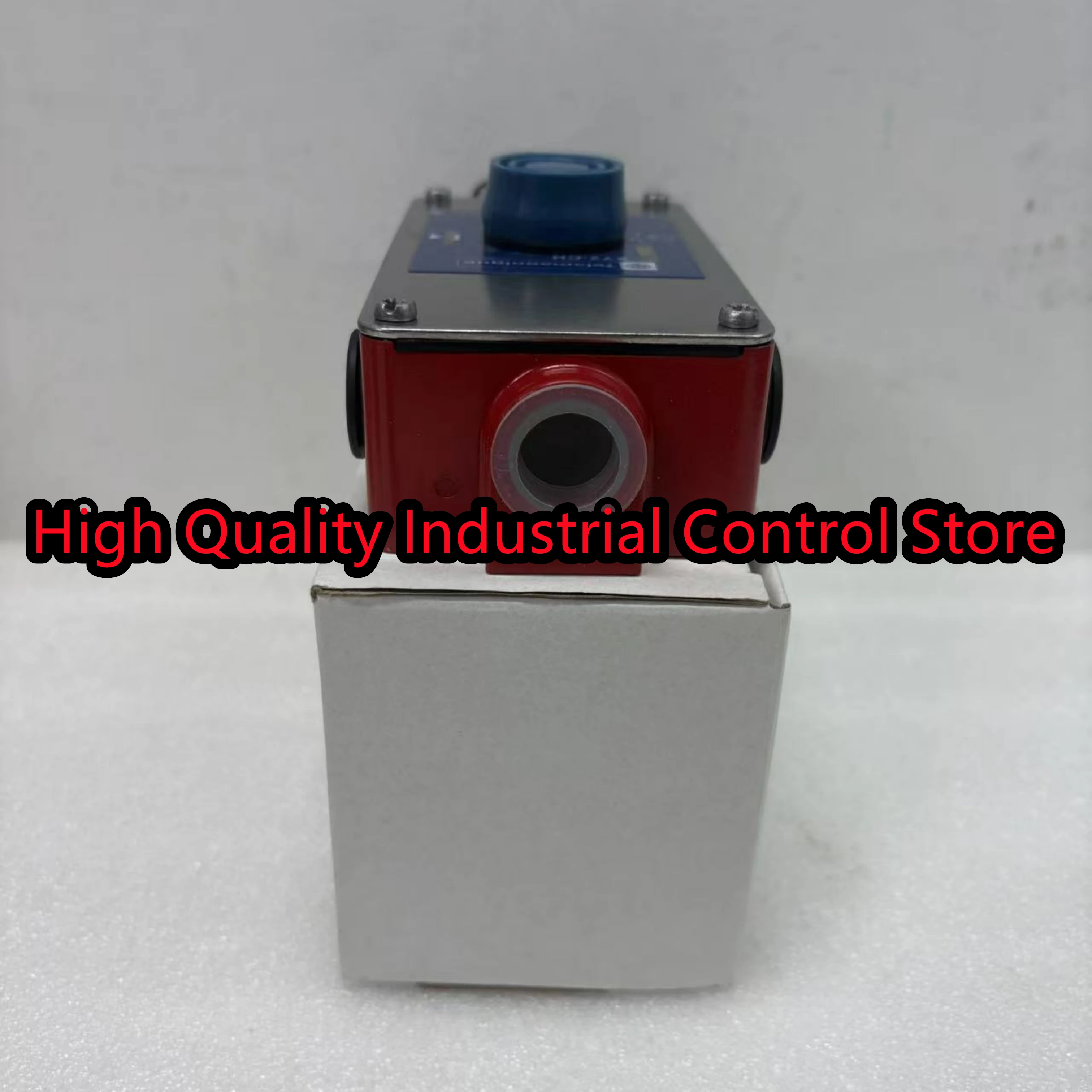 

XY2CH13270H29 2NC Pull cord emergency stop switch brand XY2CH13290H29 1NO2NC new