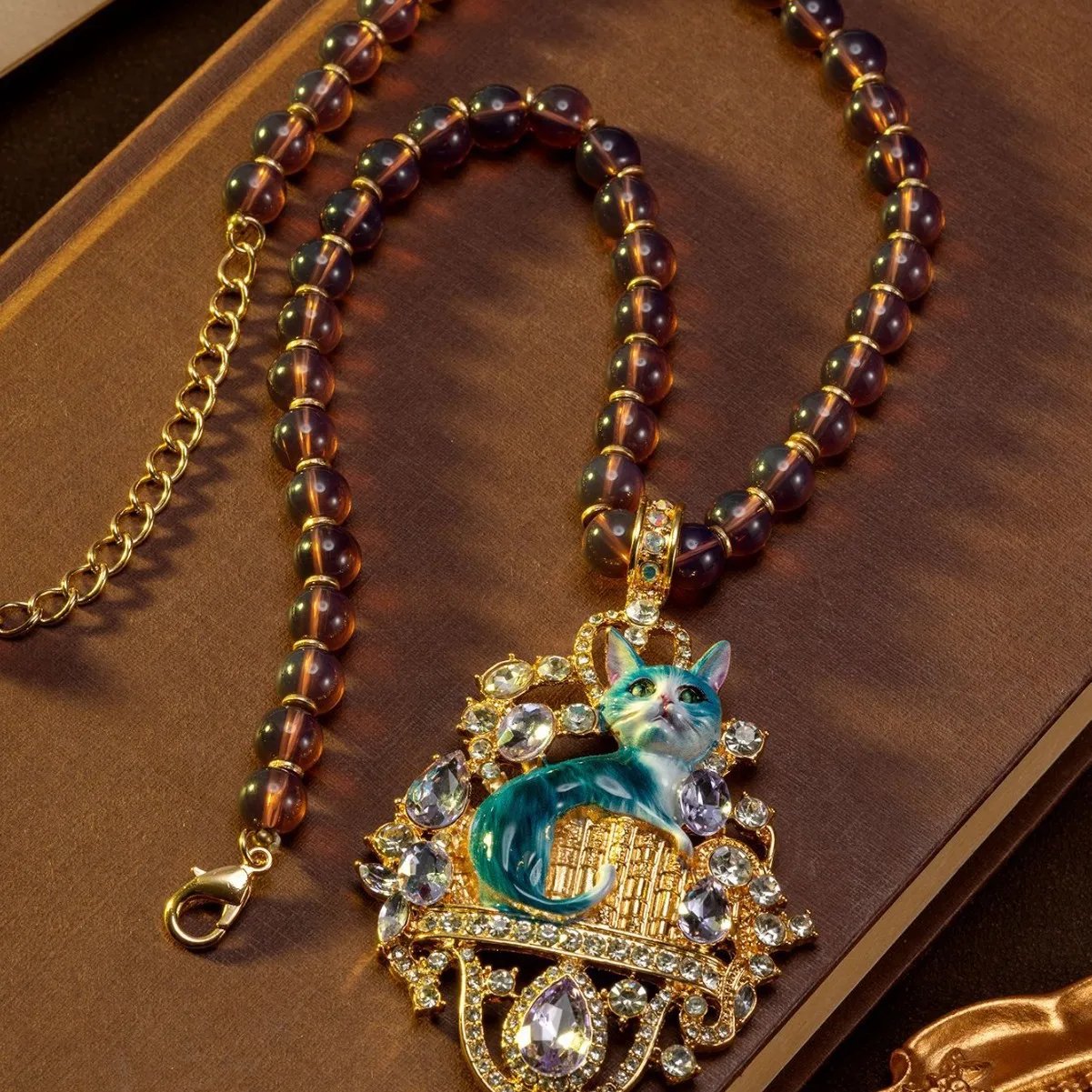 Cute Castle Kitten Pendant Necklace bead rhinestone Fantasy necklace Versatile Accessories