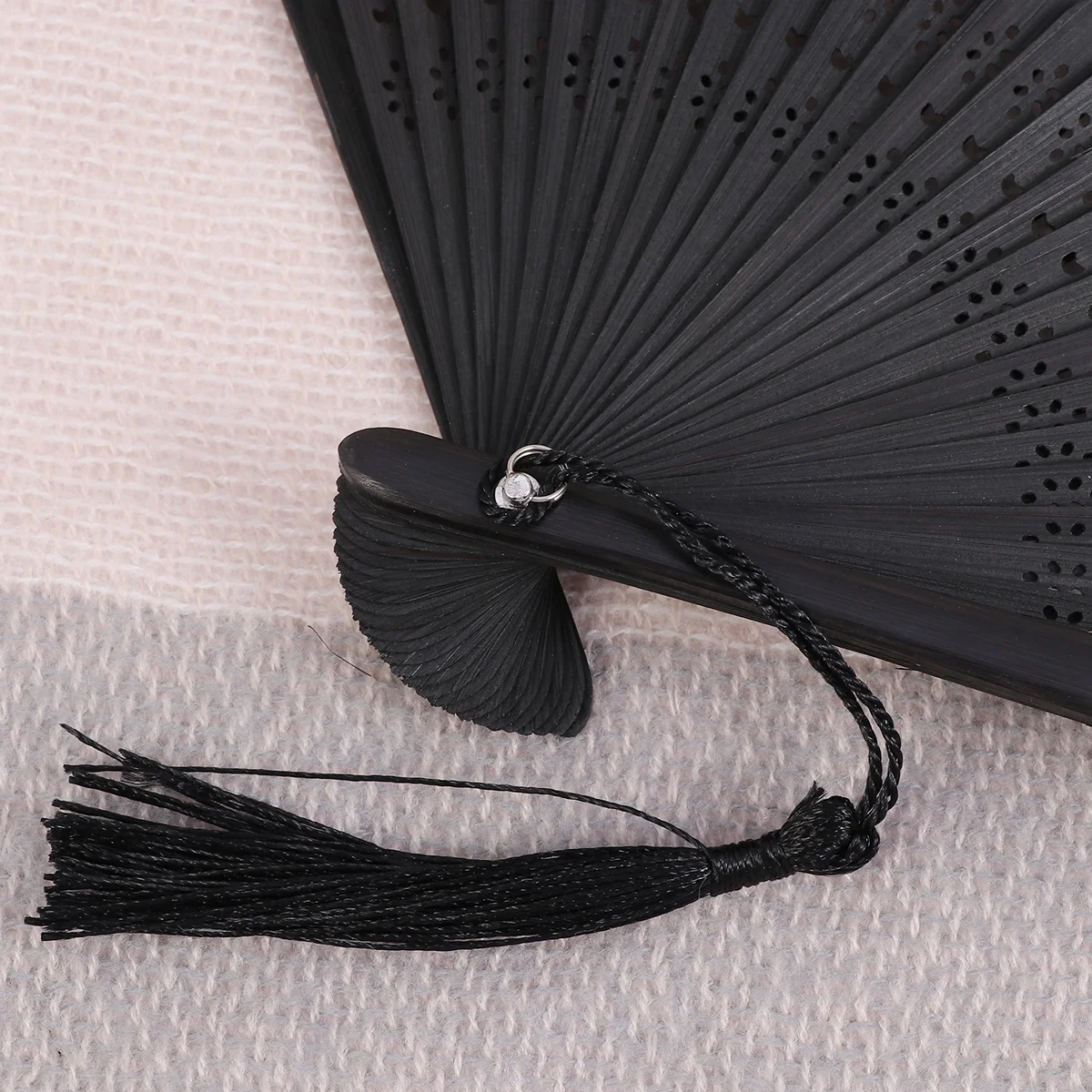 

2pcs Japanese Folding Fans Bamboo Hand Tassel Fan For Summer Outdoor Wedding Dance Collapsible Fan Craft Silk Fabric Party