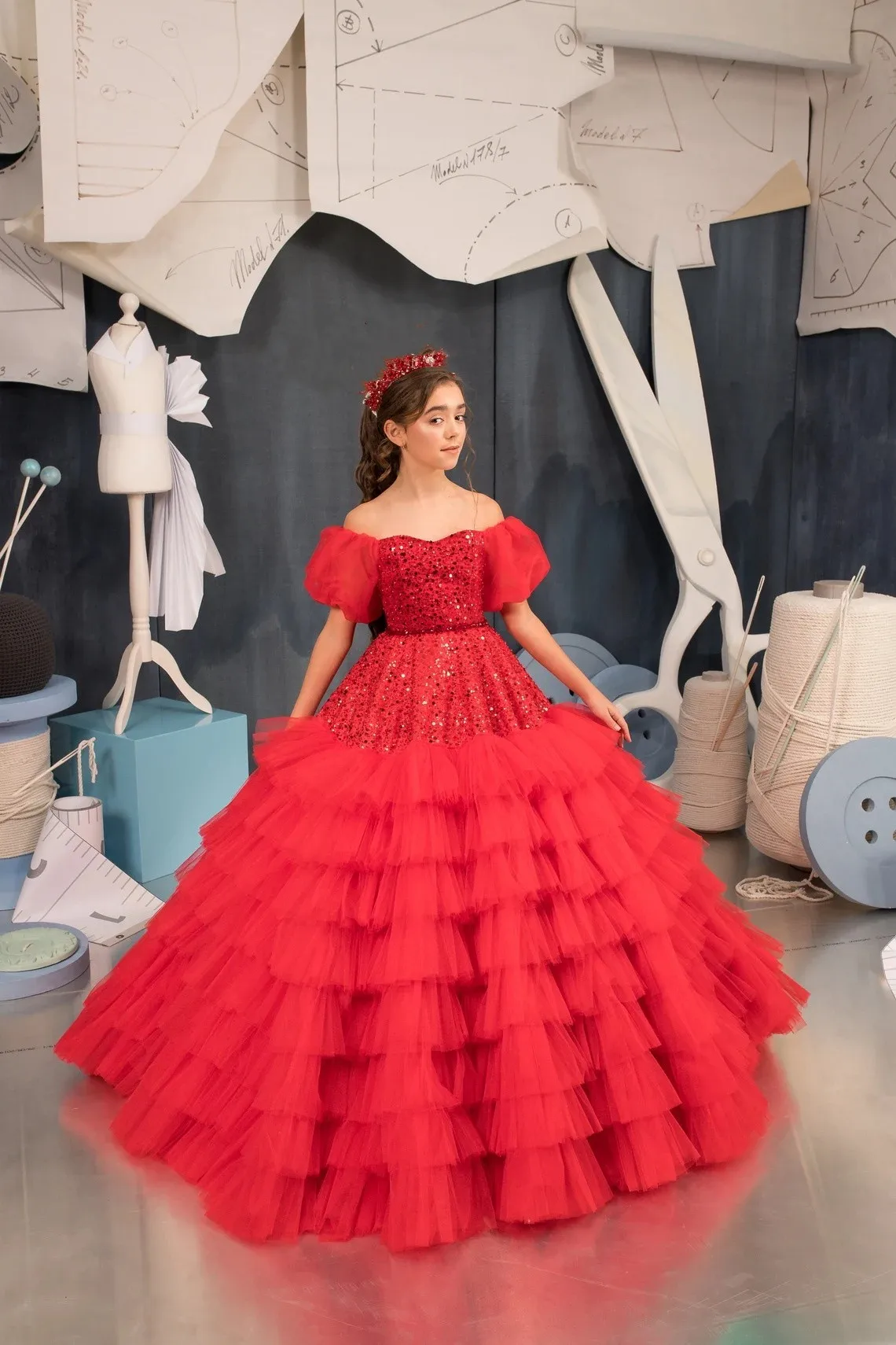 Red Elegant Flower Girl Dresses Off The Shoulder Tulle Short Sleeves Sequins Tiered Wedding Party Birthday Pageant Ball Gowns