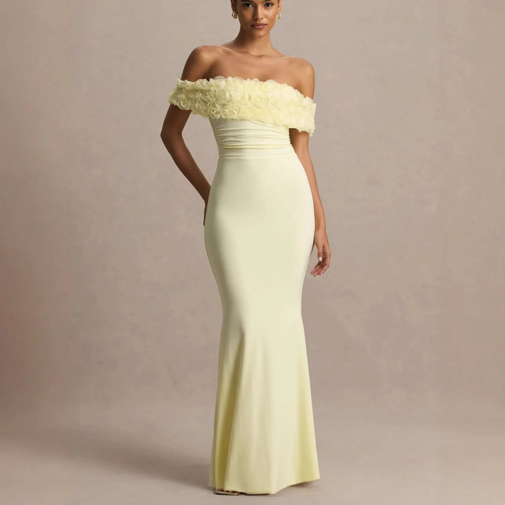 أبيض أصفر أنيق فستان الحفلة الراقصة 3D زهرة مثير قبالة الكتف قصيرة الأكمام غمد طويل الزفاف الرسمي ضيف الجلباب ثوب الزفاف