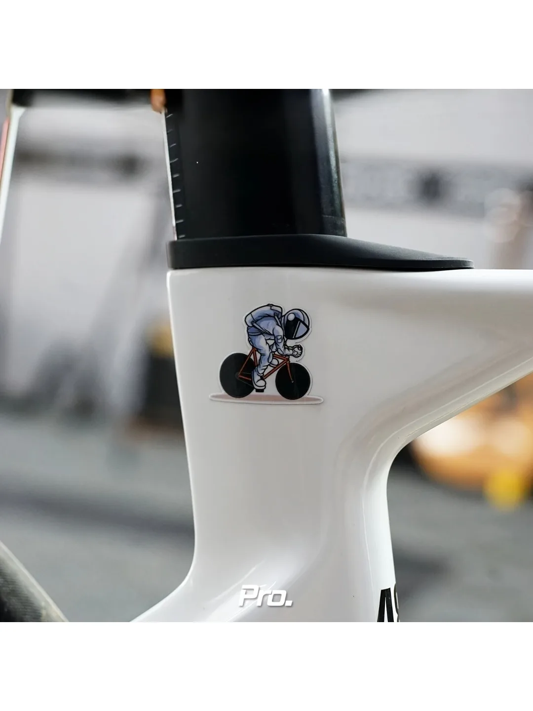 AliExpress NONE Astronaut Cycling Bicycle Stickers 2Pcs Left Right DIY Bike Frame Fork Protective Decals Waterproof Anti-scratch Decor for MTB