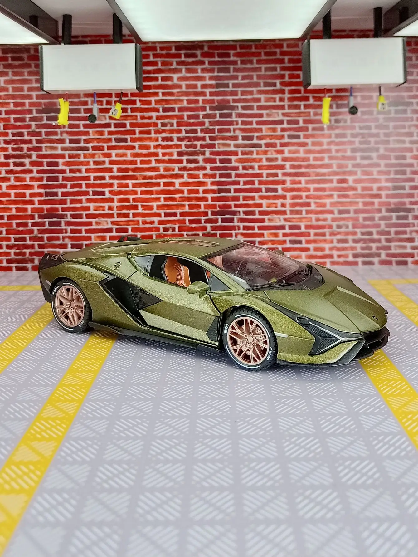 1:24 simulação Lamborghini Sian liga modelo de carro portas e capô do motor, porta-malas pode ser aberto tem funções de som e iluminação