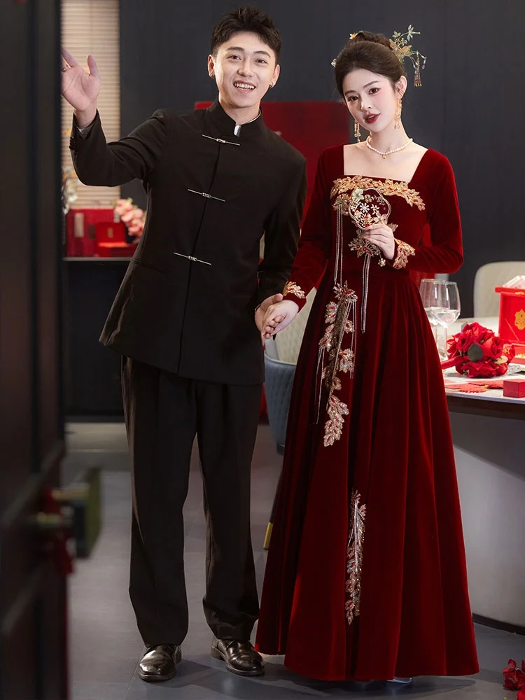 

Новинка! Элегантное бархатное свадебное платье Ele Sensation цвета Бургунди для невест. Идеально для помолвки и свадьбы.