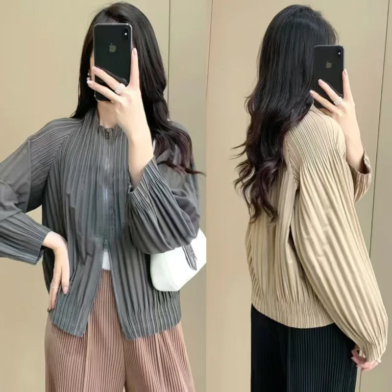

Miyake Pleated T-shirt Plisse Stand-up Collar Blouse 2025 Fall and Winter Loose Bottoming Shirt Fashion Versatile Tops Female