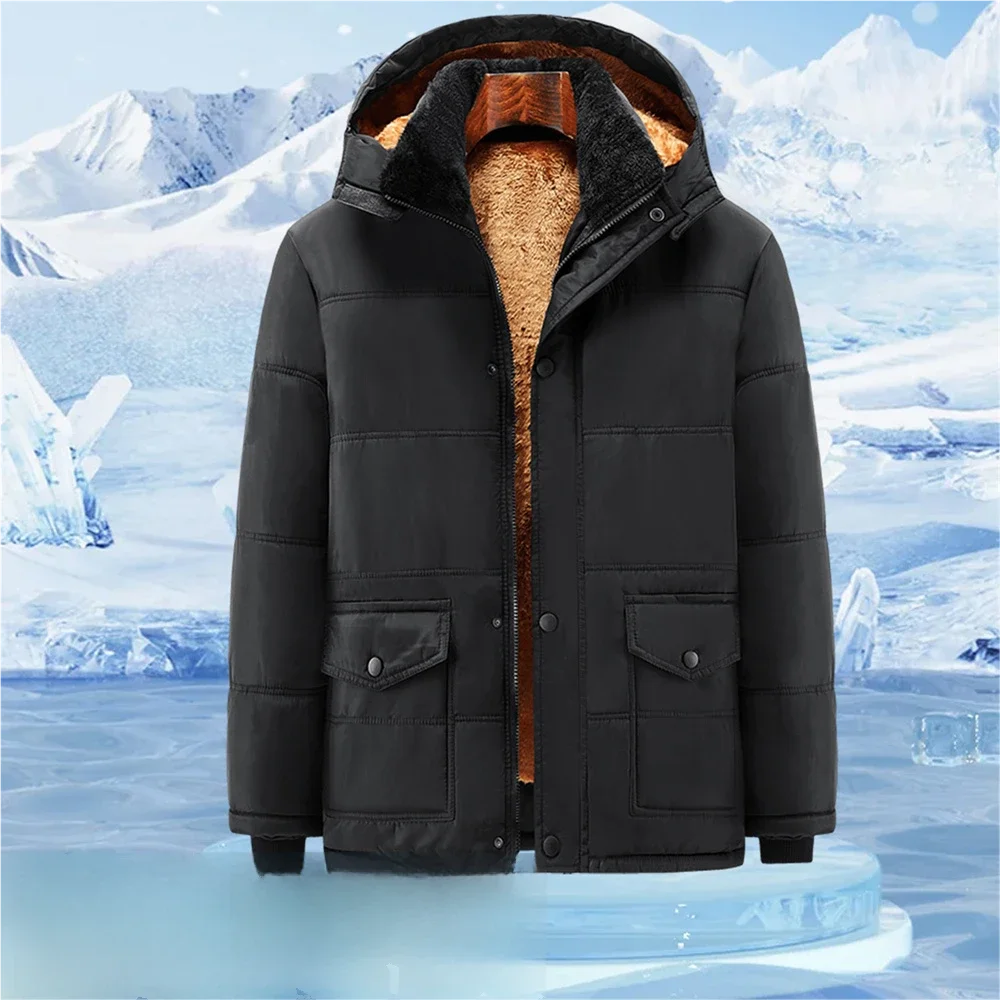 

Качественная зимняя мужская куртка, которую как повседневная и прилегающая. Мужская хлопковая куртка на толстой подкладке и капюшоне.