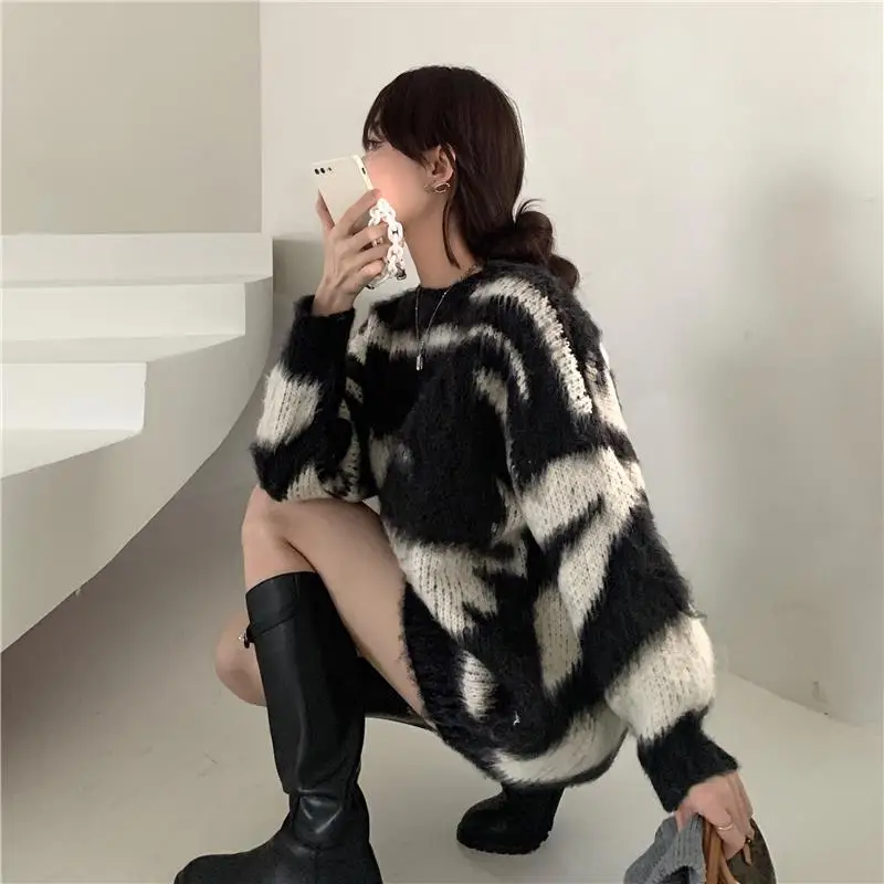 Women Black Spliced Pullovers Harajuku Autumn Retro Plush Gentle Elegant Sweaters Ladies Knitted Streetwear Versatile Stretchy