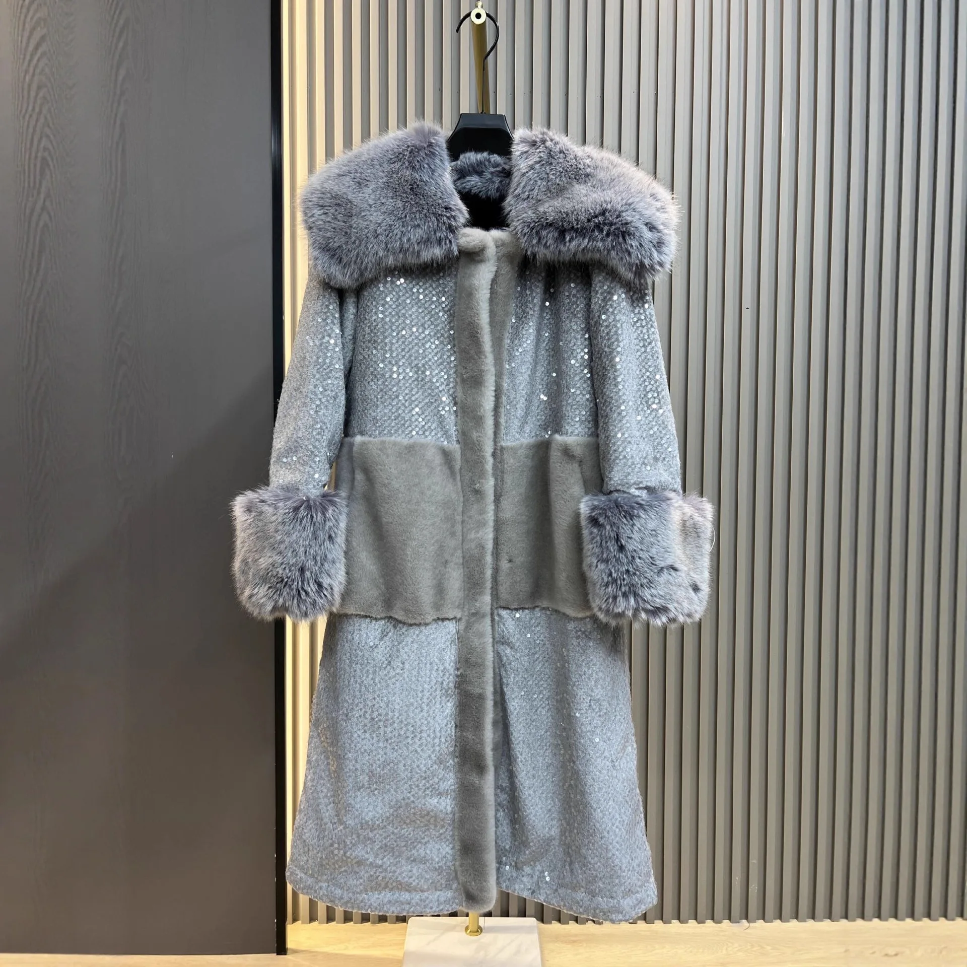 2025 Autumn Winter New Faux Fur Long Coat Elegant Socialite Goddess Fashion Sequin Faux Fur Coats for Women Fluffy Jacket