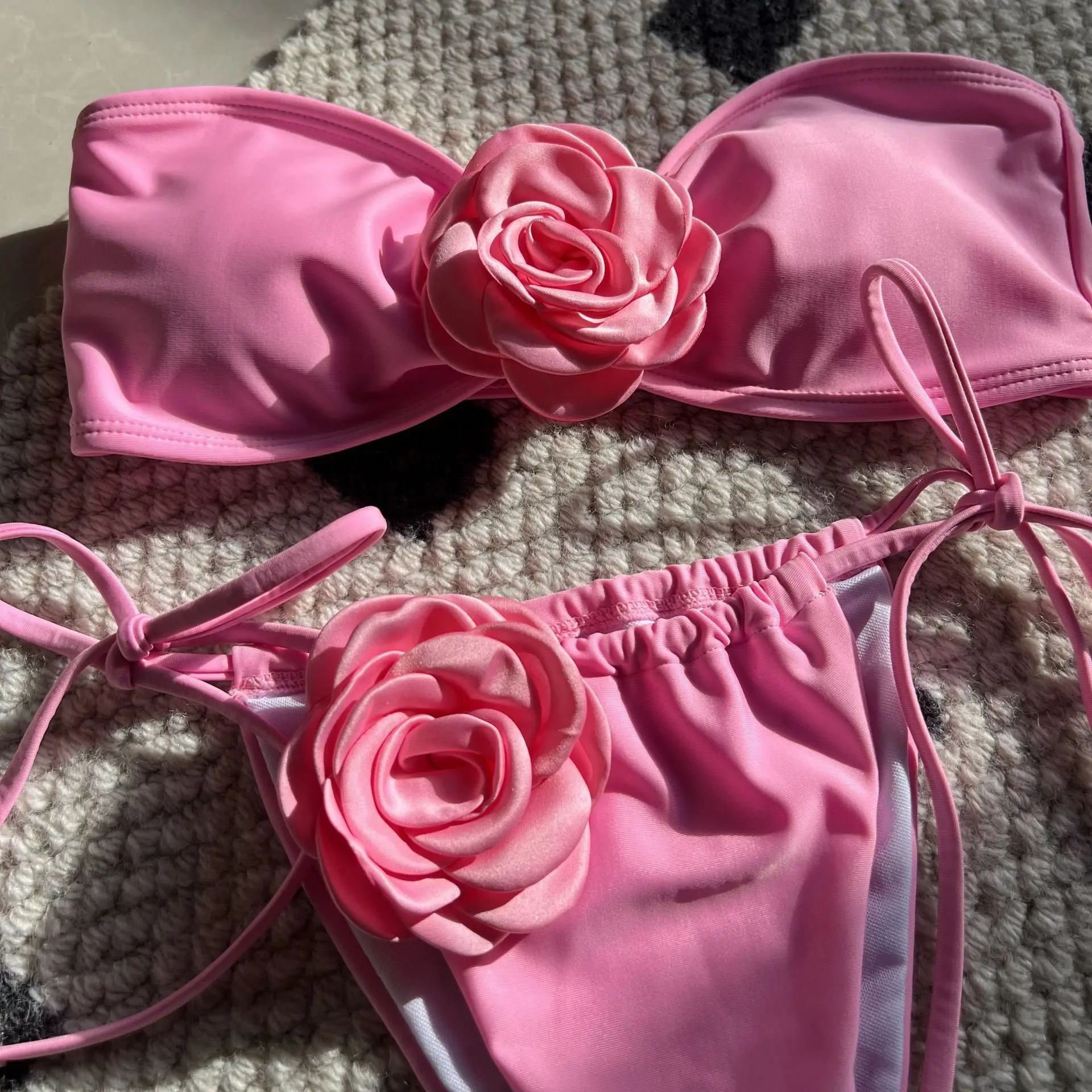 Novedad de verano, Bikini tridimensional rosa de Color sólido para mujer, Bikini dividido, traje de baño Sexy sin tirantes con cordón, conjuntos de traje de baño femenino de dos piezas