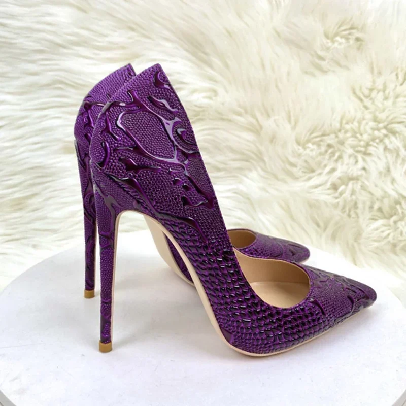

Фиолетовые туфли-лодочки со змеиным узором, женские туфли на шпильке с острым носком, неглубокие сандалии на каблуке, весенне-осенняя обувь из мягкой кожи