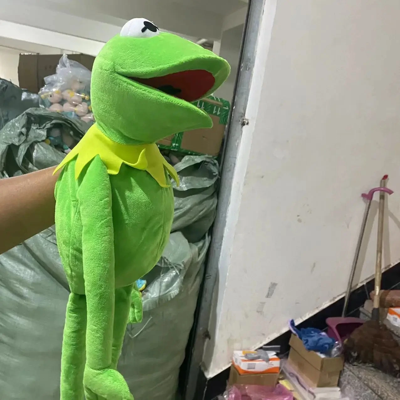 1pKermit The Frog Funny Plush Doll Hand Puppet Schoolbag Frog Animal Plush Toy Big Doll Ventriloquist Performance Props For Baby