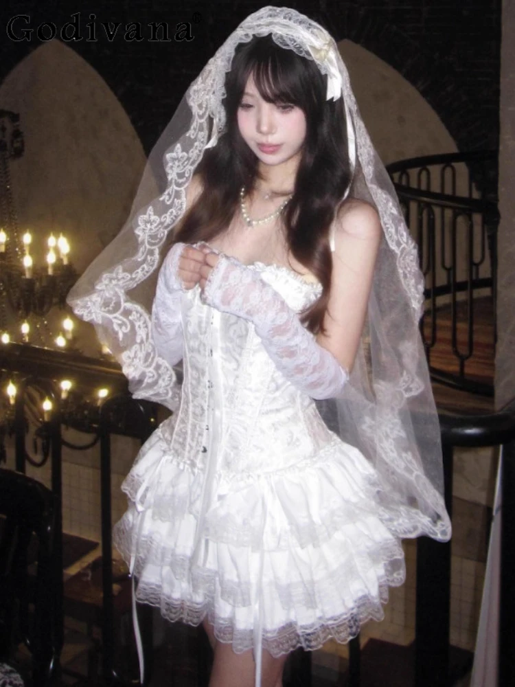 

Элегантный романтический тонкий топ без бретелек на шнуровке с рыбьей косточкой, милая женская белая кружевная юбка трапециевидной формы с высокой талией, романтическая модная вуаль