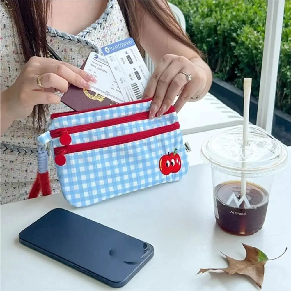 

Держатель для паспорта с несколькими отделениями для карт, кошелек синего цвета в клетку, 3-слойная портативная сумка для паспорта с медведем, мультяшный дорожный зажим для хранения паспорта