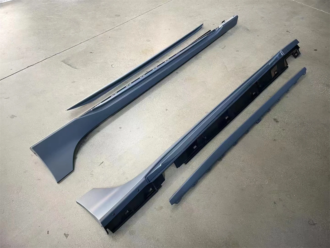 

Комплект боковых обтекателей для Audi A7 12-18 модифицированный RS7