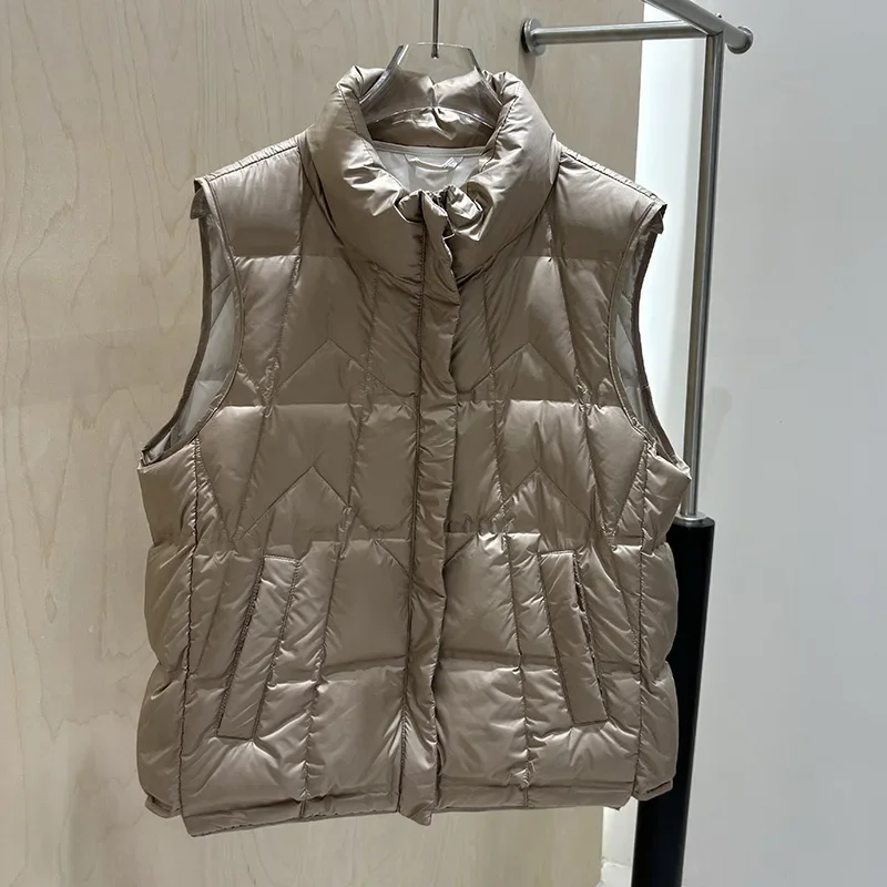 2025 New Autumn Winter Women Ultra Light White Duck Down Vest Female Warm Sleeveles Puffer Jackets Short Waistcoat Coat
