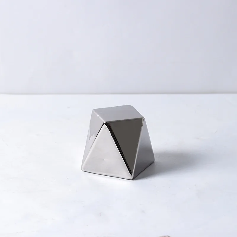 Multi colored polyhedral geometric ceramic crafts, Nordic light luxury ornaments, home, bedroom, study, aesthetic decoration