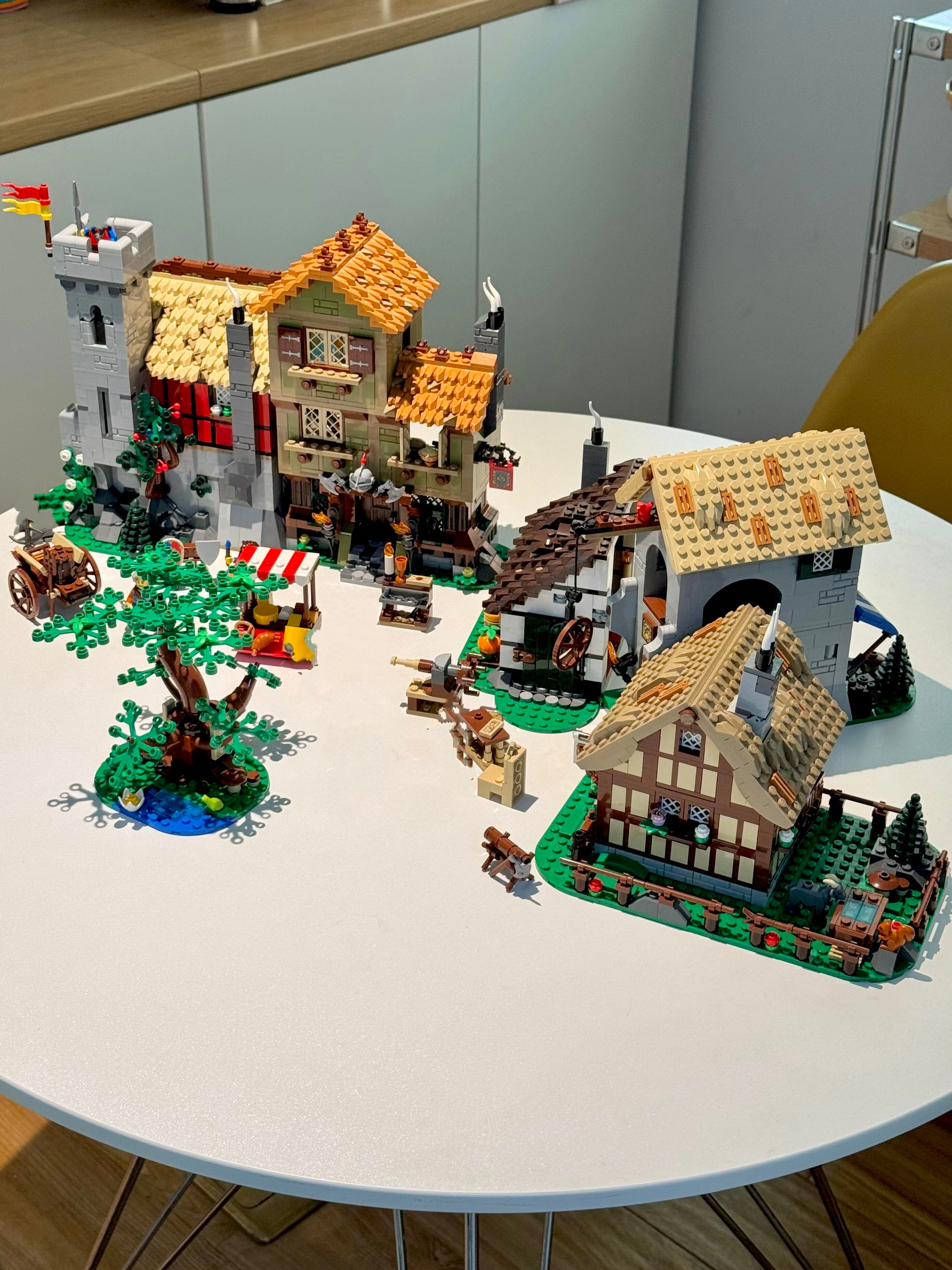 

3304PCS European Medieval Town Square Building Blocks DIY Architecture Model Home Decor Gift for Adults & Kids