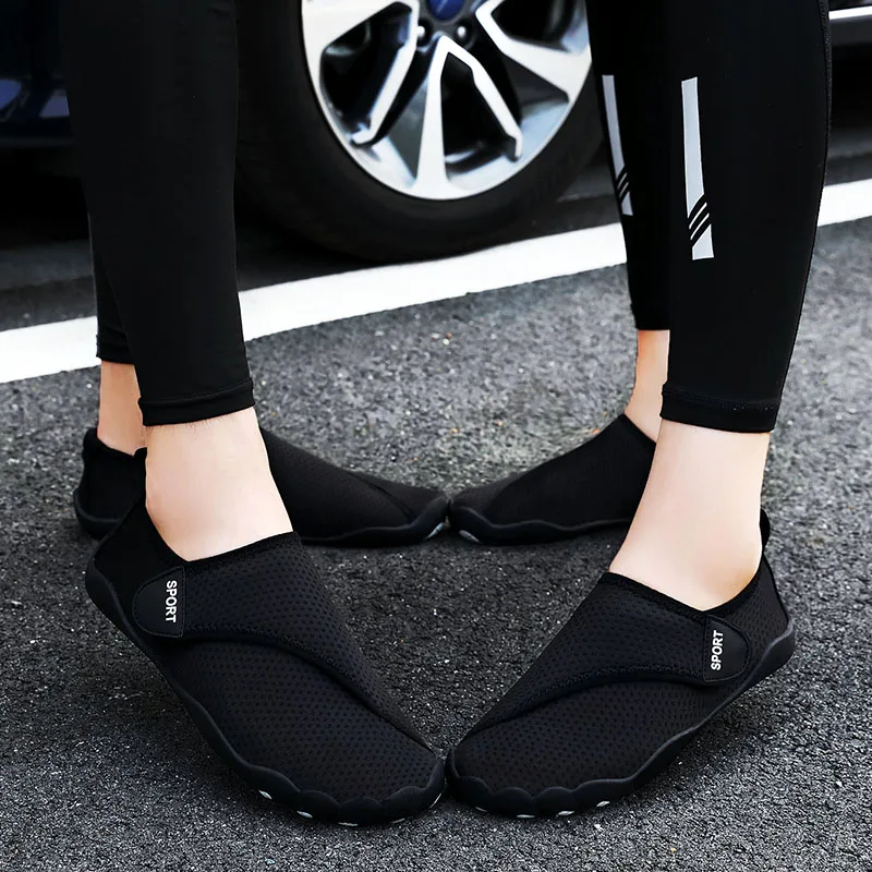 

Non-Slip Beach Shoes, Anti-Cut Shoes for the Beach, Quick-Drying Water Shoes, Swimming and River-Tracing Shoes, Outdoor Climbing and Jump Rope Shoes