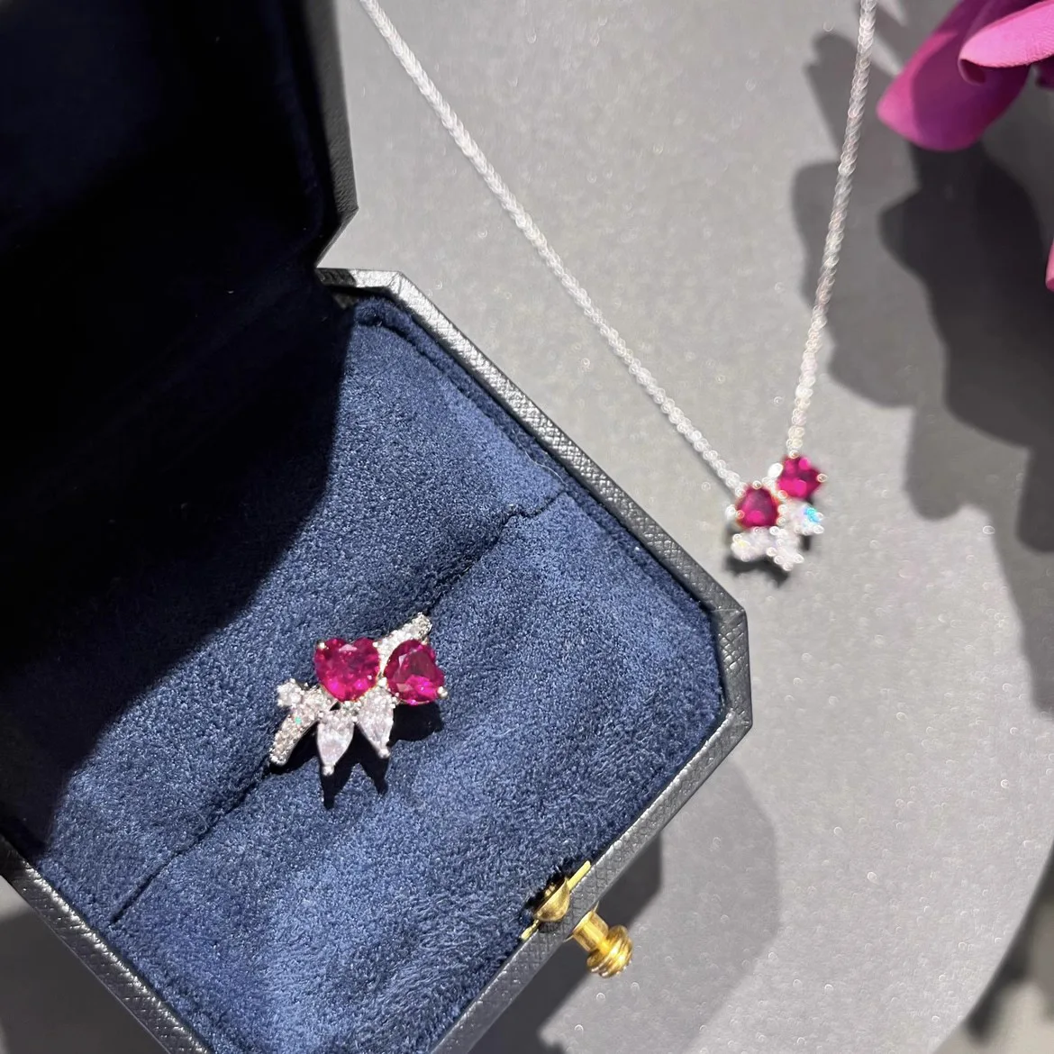 925 Reines Silber Roter Rubin Herzförmiges Schmuckset Exquisites Luxus-Hochzeitsgeschenk – Detail 8
