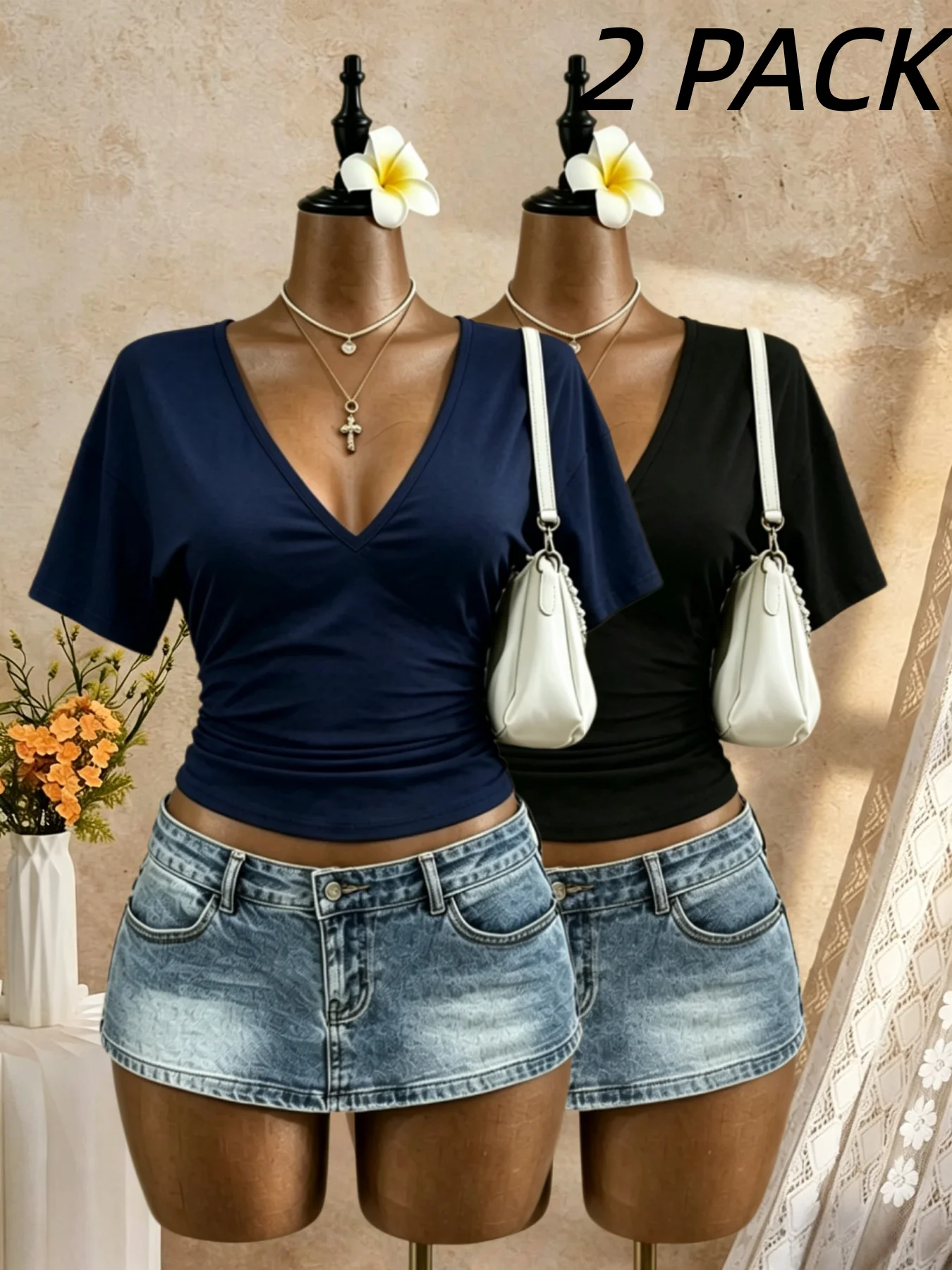 2er-Pack Damen T-Shirt mit tiefem V-Ausschnitt, Dolman-Ärmeln, seitlichen Raffungen, schmaler Passform, kurz geschnitten, Sommer 2026, Y2K, unifarben in Schwarz und Weiß, Basic Casual – Detail 1