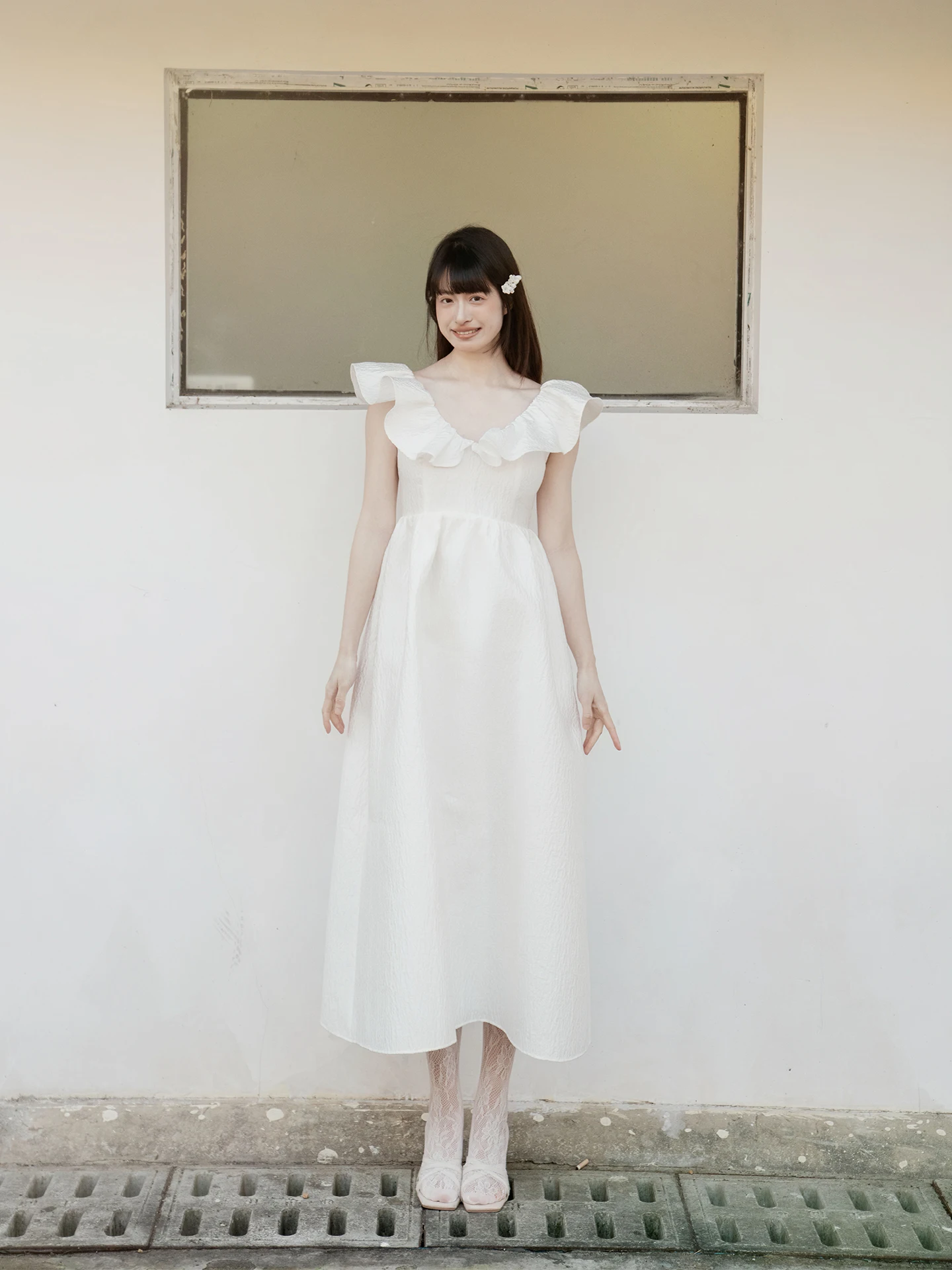 

Белое платье с V-образным вырезом, пышными рукавами, приталенное, для свадьбы, утренний халат, праздничное платье, длинное, на молнии, из полиуретана