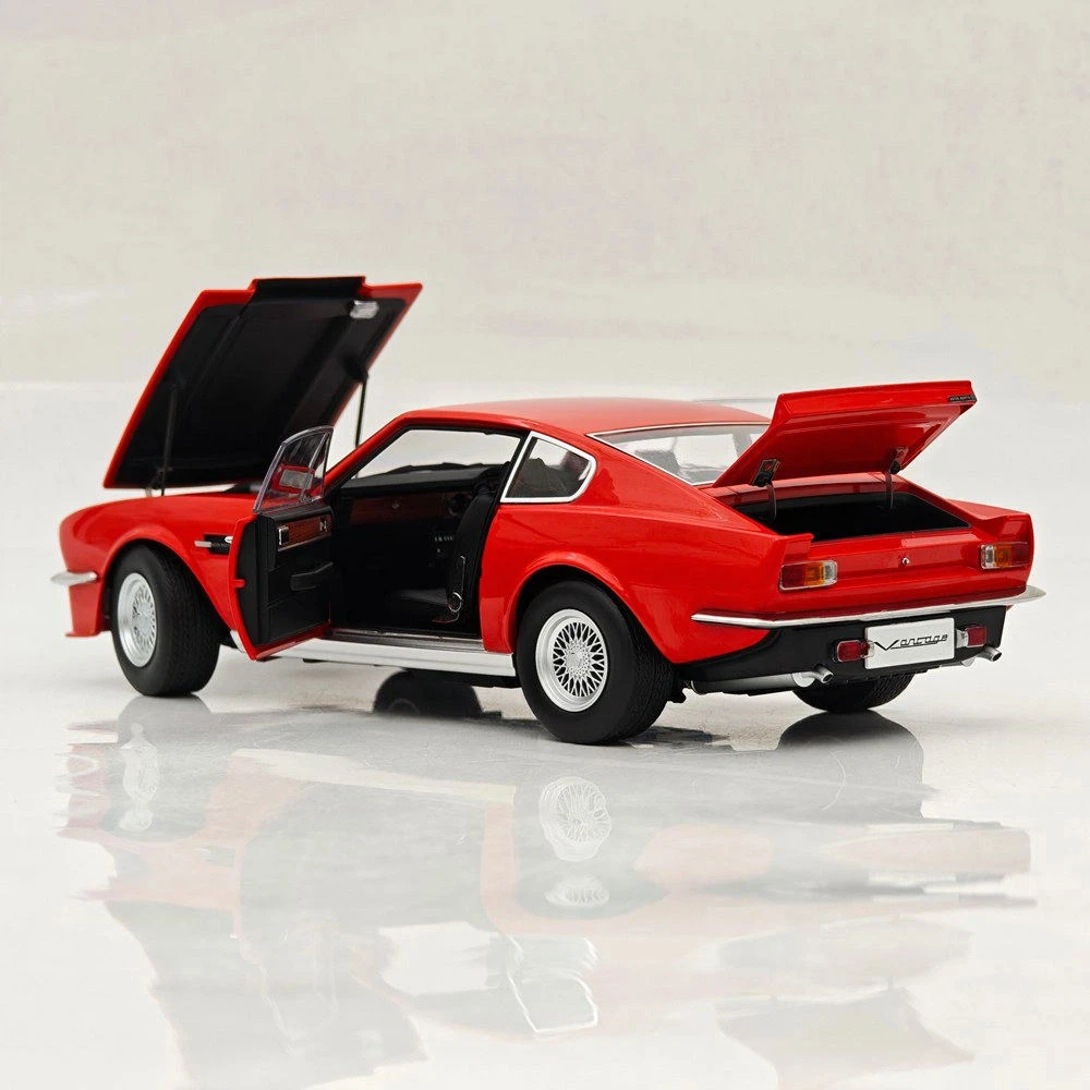 Xiaoguang 1/18 V8 Vantage Movie Edition Metal Diecast Model Car Limited Collection Display classic Can open the door and lid