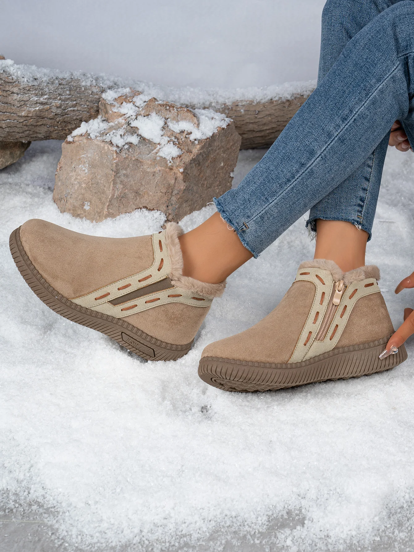 Damen-Winterstiefel Braun Damen-Knöchelstiefel mit seitlichem Reißverschluss, warm gefüttert mit Fleece, rutschfeste flache Schneestiefel für den täglichen Outdoor-Gebrauch. – Detail 3