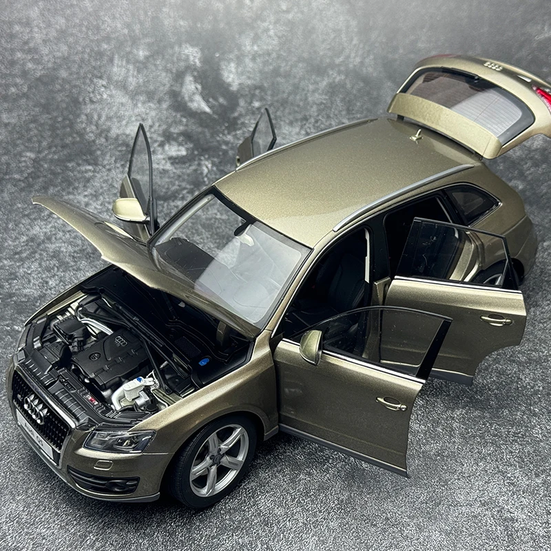 Kyosho OEM 1:18 FOR Audi Q5 SUV Collection of metal car models Static display of holiday gifts