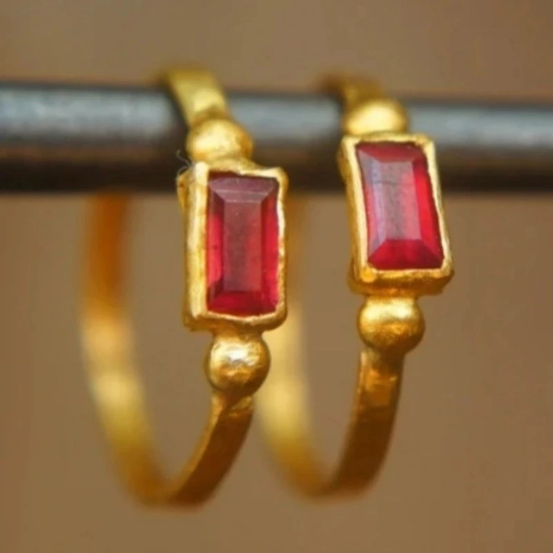 

Ethnic Gold Color Metal Square Inlaid with Red Stones Earrings Vintage Geometry Party Hoop Earrings for Women Jewelry