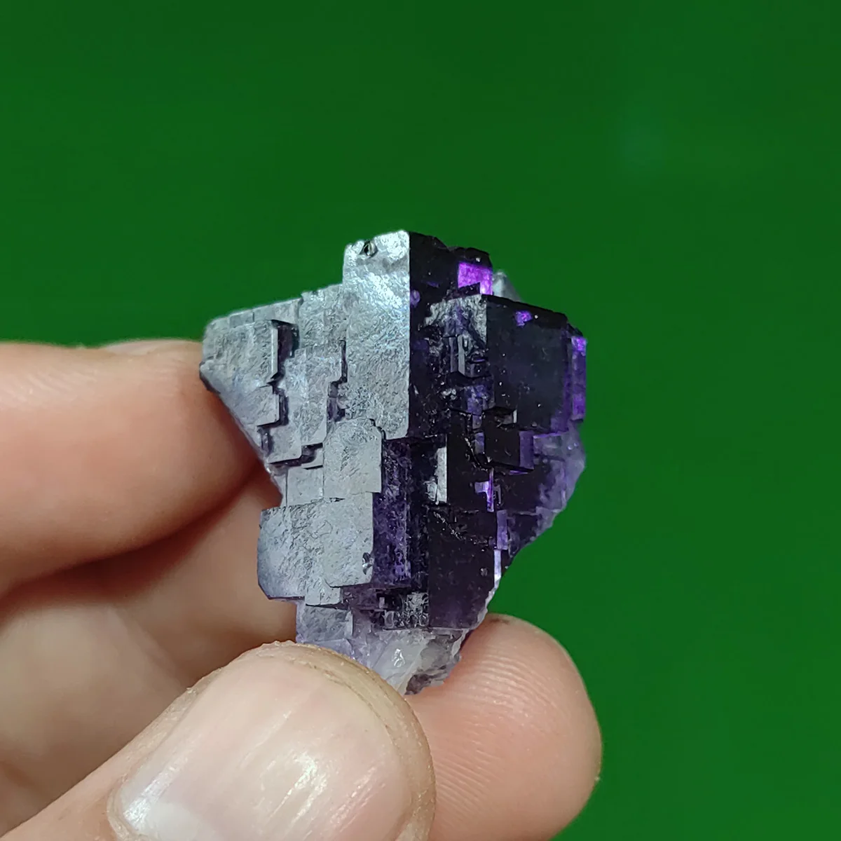 C2-2B Natural Fluorite Cluster Mineral Specimens Gem Stones and crystals Xinjiang Autonomous Region, China