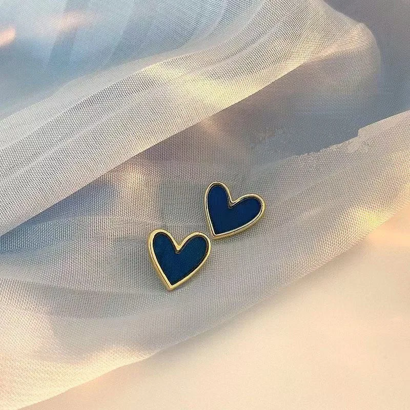 Creative Personality Blue Pink Love Earrings Female Korean Temperament Black White Peach Heart Stud Earrings Party Jewelry Gifts