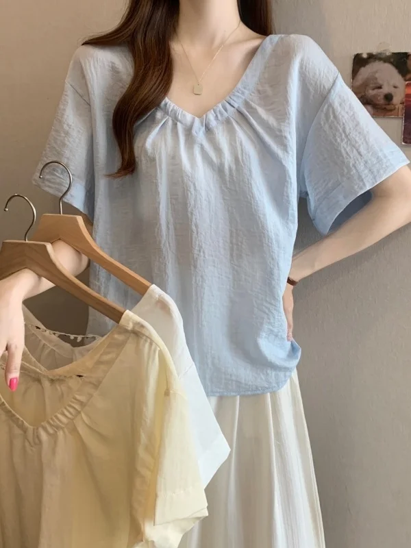 

Yellow V-Neck Short Sleeve Shirt Women's plus Size Summer Slimming Belly Covering Top CleanFit Style Regular Length