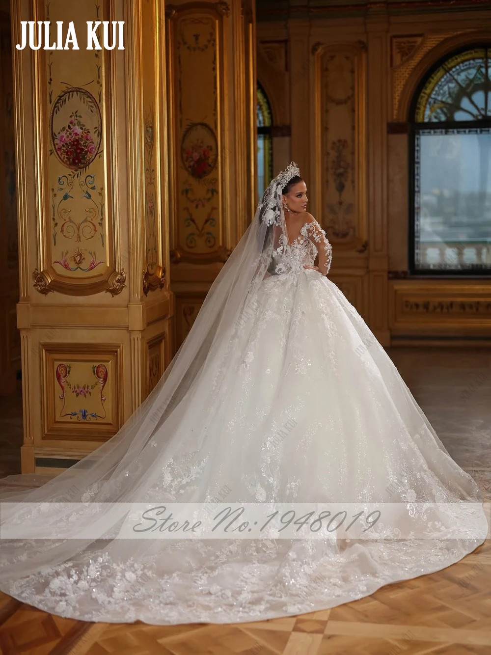 ジュリア・クイ カスタムメイド シャイニーレース オフショルダー フルスリーブ ボールガウン パフスリーブ ウェディングドレス ビーズアップリケ レース ブライダルドレス