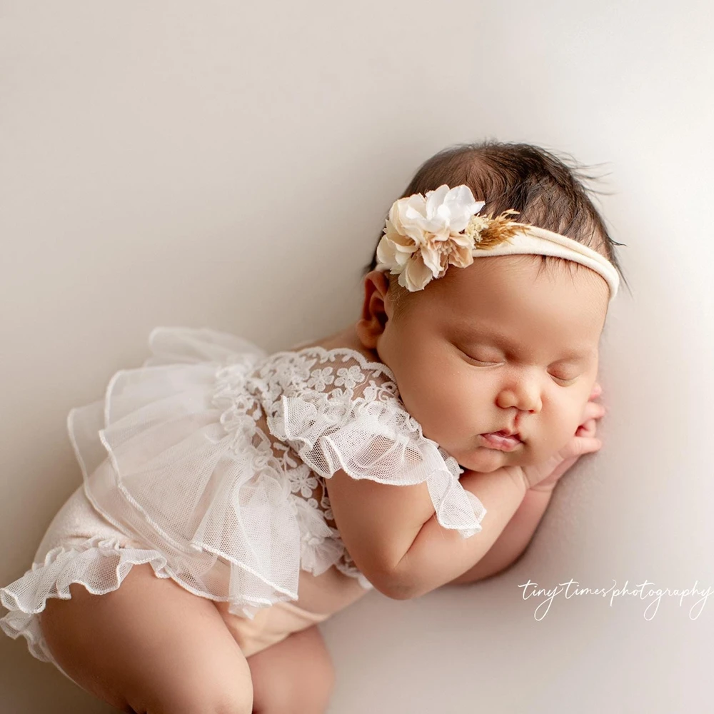 Newborn Photography Props Girl Lace Romper Infant Photoshoot Outfits Baby Girl Flying Sleeve Bodysuit Photography Clothing