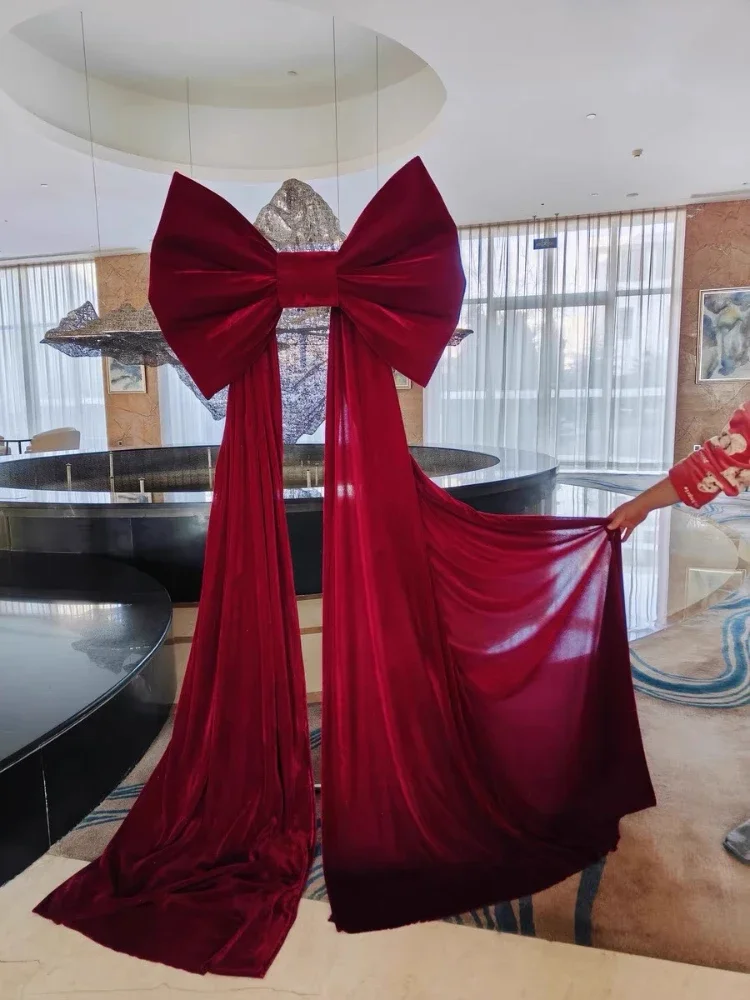 

Giant Red Velvet Bow For Wedding Backdrops Engagement Wall Decoration, Hall Shop Window Display, Party Photography Props