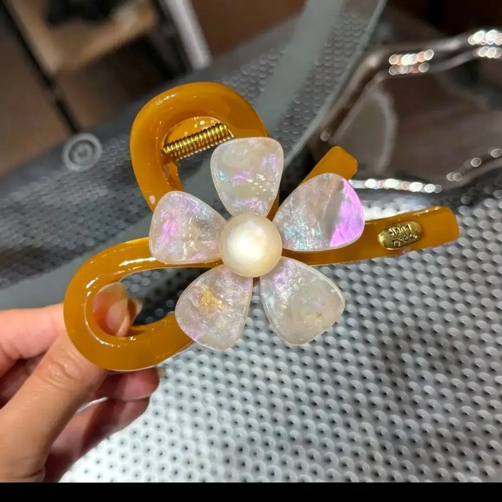 Stylish Flower Claw Clip Rhinestone Hair Barrette Elegant Korean Fashion Accessory For Everyday Hair Styling