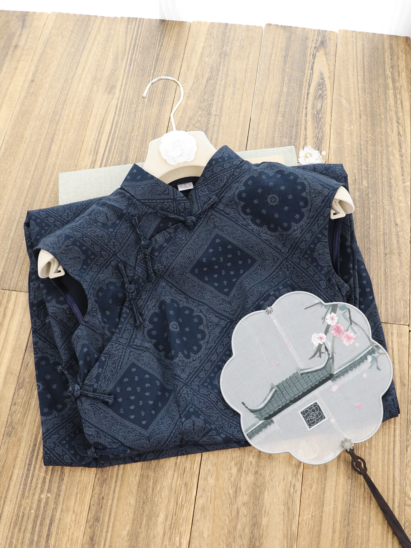 

Новое летнее повседневное платье-ципао для молодых женщин, синее, с узором «Лунный зуб», в улучшенном ретро-китайском стиле, с коротким рукавом и низким разрезом